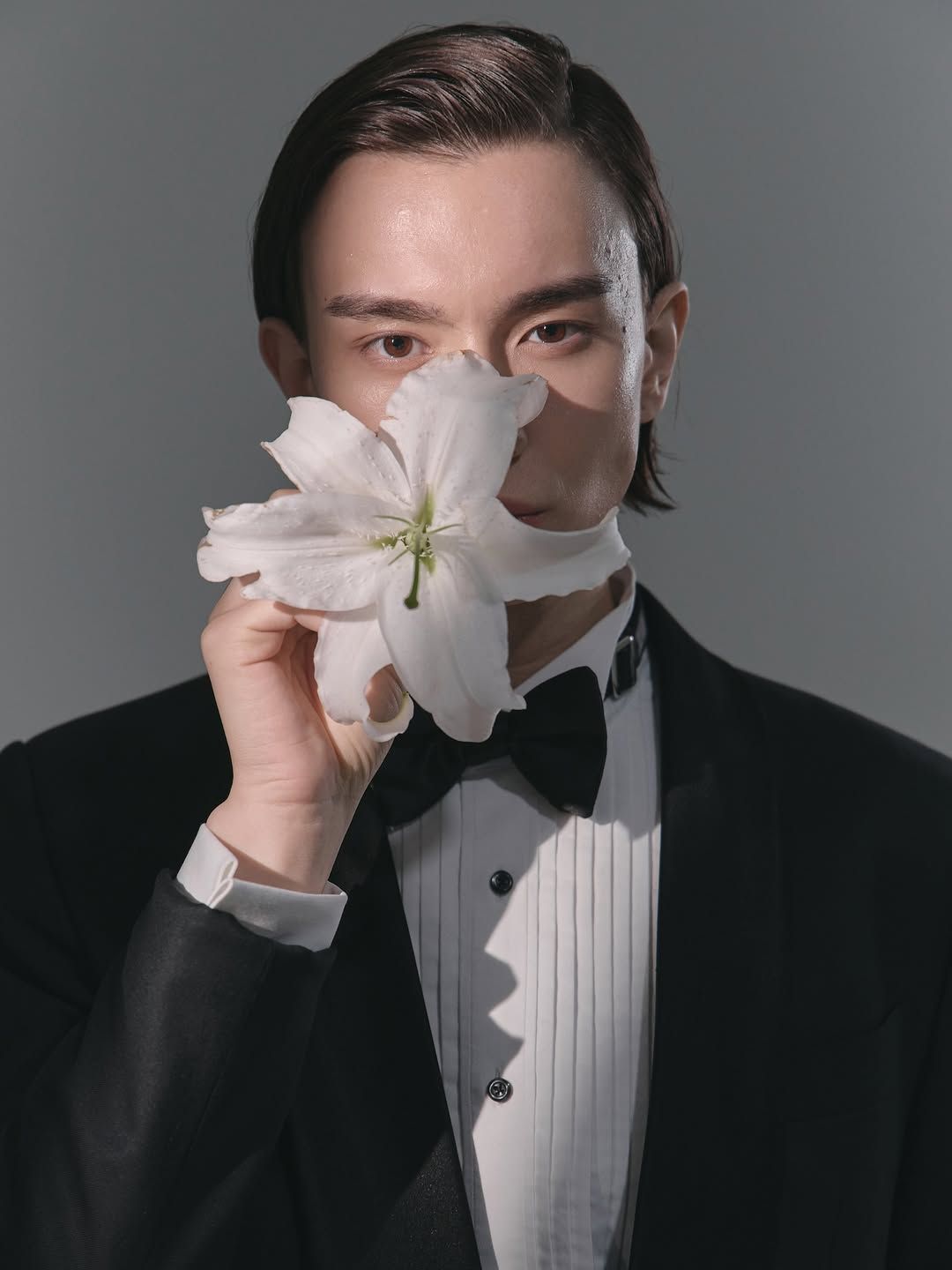 아르니스의 턱시도 룩북 / 이미지 출처 : 아르니스