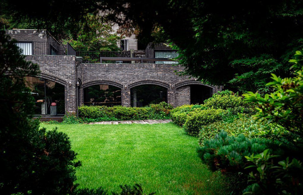 서울 남산자락에 위치한 레리치 아틀리에 / 이미지 출처 : 인스타그램 @lerici_official