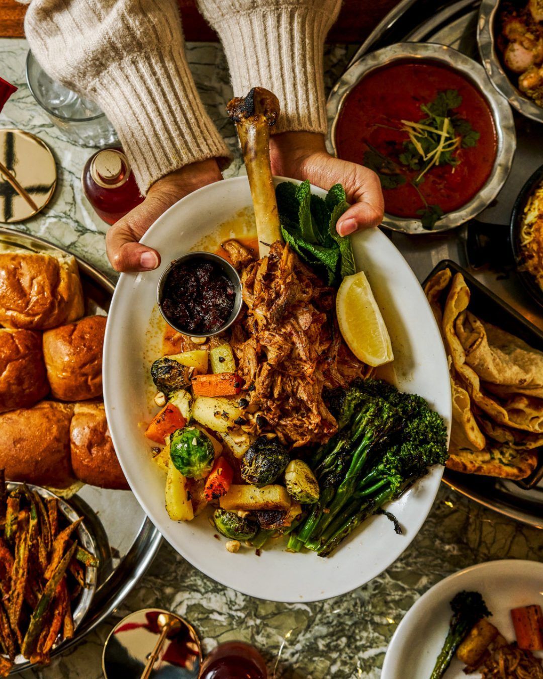 브런치 메뉴가 가득한 Dishoom Shoreditch / 이미지 출처: 인스타그램 @dishoom