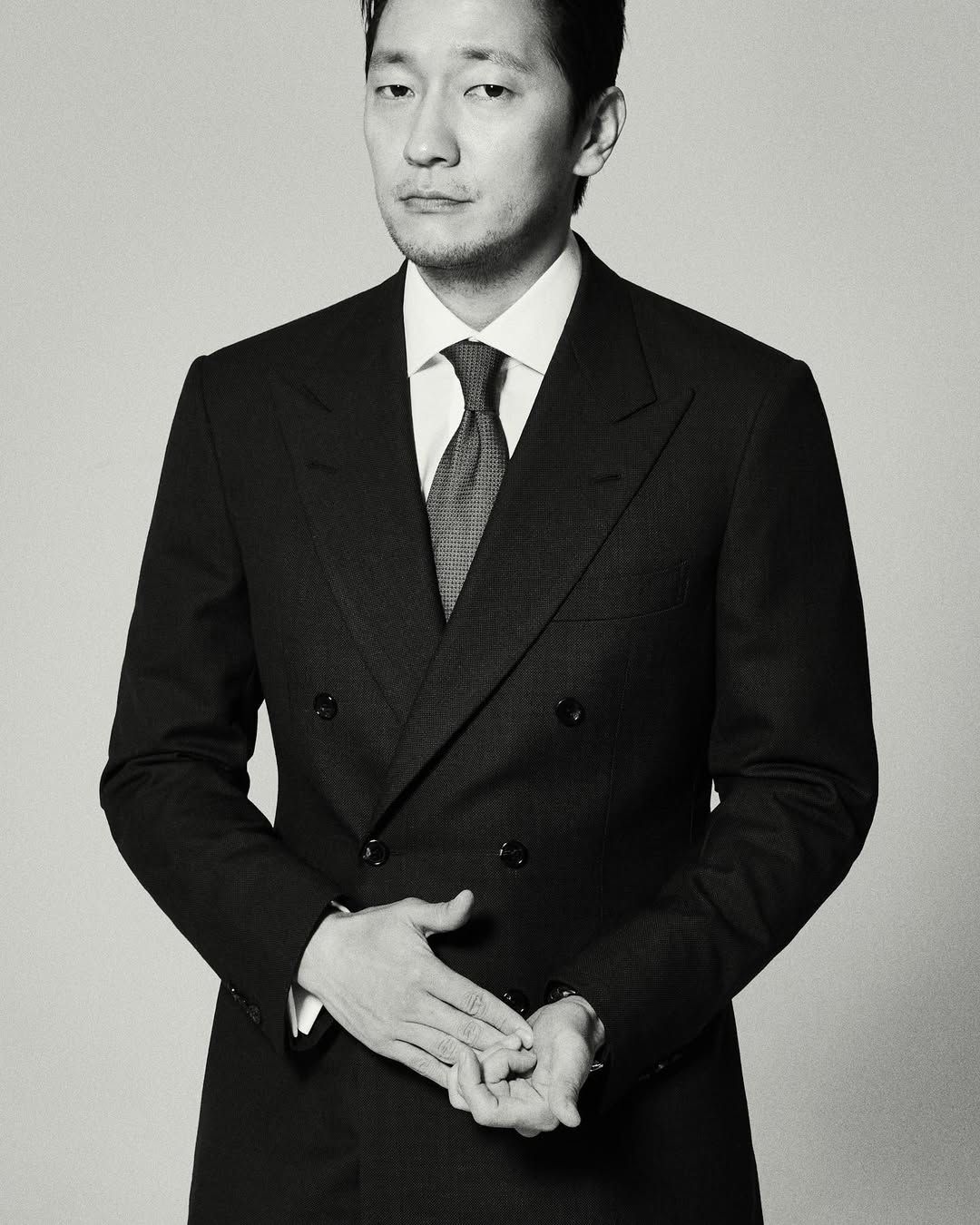 레리치 슈트를 입은 배우 손석구 / 이미지 출처 : 레리치