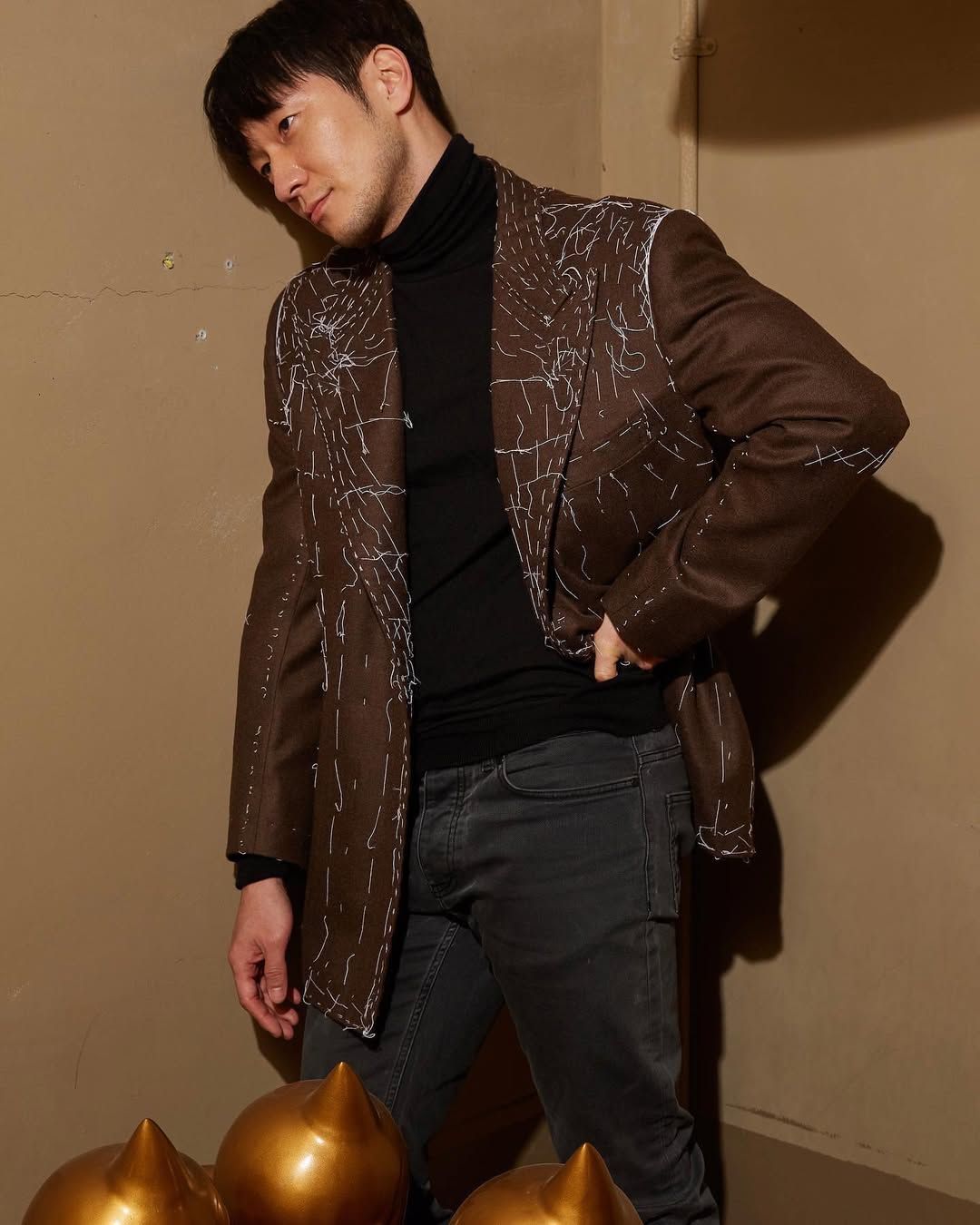 섬세한 수작업으로 제작되는 수트 / 이미지 출처 : 레리치