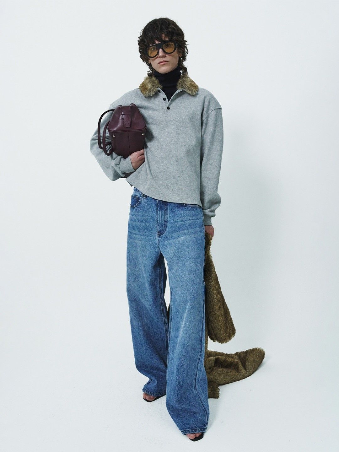 은은하게 워싱을 살린 문선 데님 팬츠. / 이미지 출처: 문선 