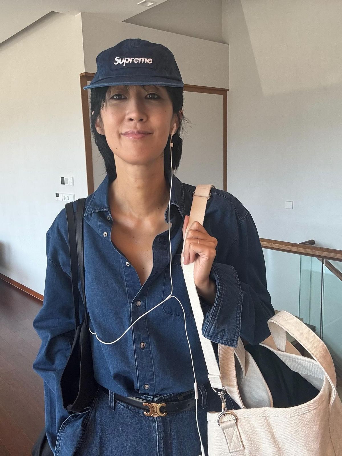 솔로지옥 시즌5에서 숨길 수 없는 표정과 입담으로 인기가 치솟고 있는 MC 홍진경. 이미지 출처 : 인스타그램 @jinkyunghong