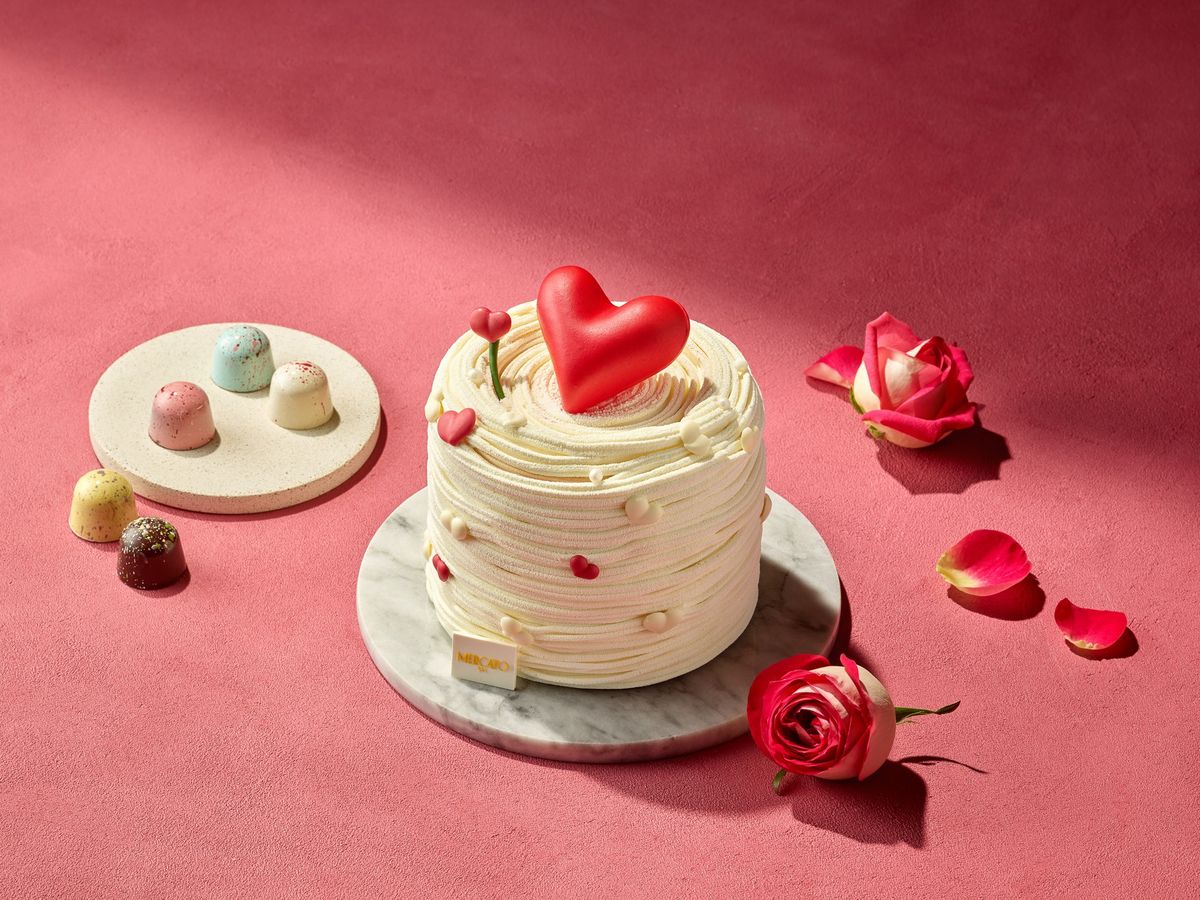 그랜드 인터컨티넨탈 서울 파르나스는 ‘아모레 디 발렌타인’ 케이크와 초콜릿을 선보인다. / 출처: 그랜드 인터컨티넨탈 서울 파르나스 제공