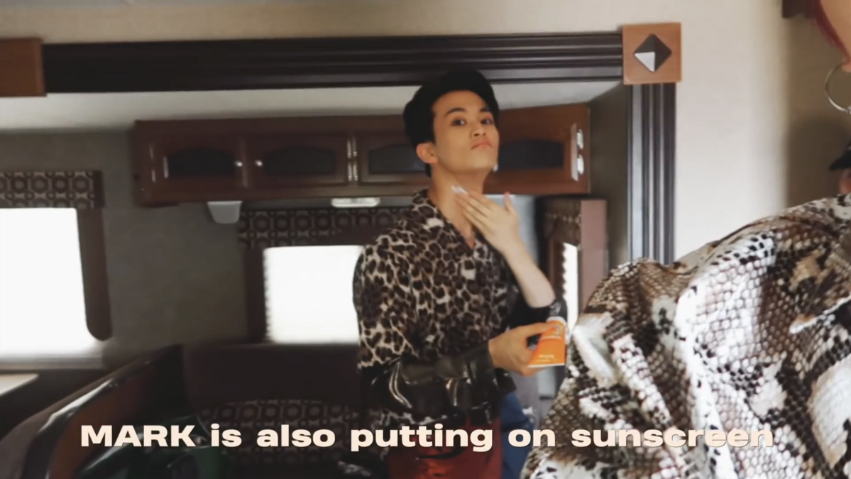  수시로 선케어 제품을 덧 바르는 모습으로 선케어 모델이 된 태용, 마크 / 이미지 출처: SM 엔터테인먼트 