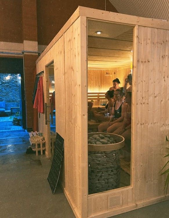 사우나와 바, 라운지 공간이 어우러진 사우나 소셜 클럽. | 출처: 사우나 소셜 클럽 인스타그램