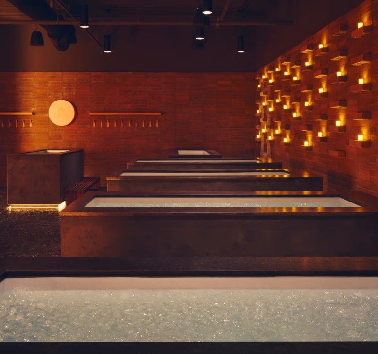 토론토 기반의 디자인 스튜디오 퓨처스튜디오(Futurestudio)가 설계를 맡은 아더십 토론토 요크빌 지점. | 출처: 아더십 인스타그램