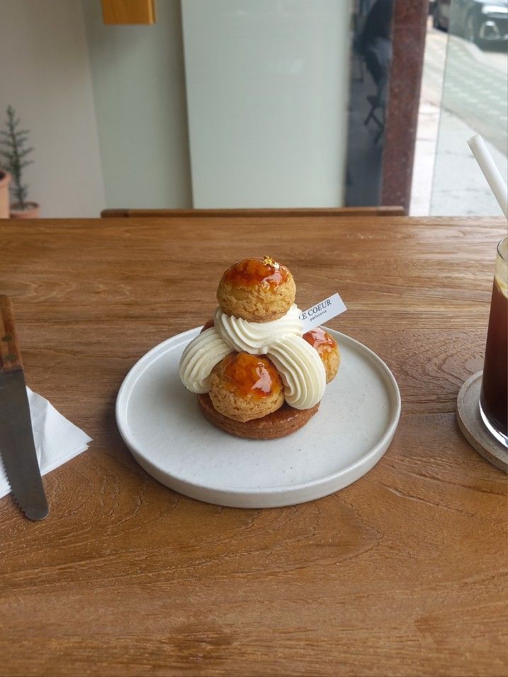 르쿠에르의 생토로레이다.