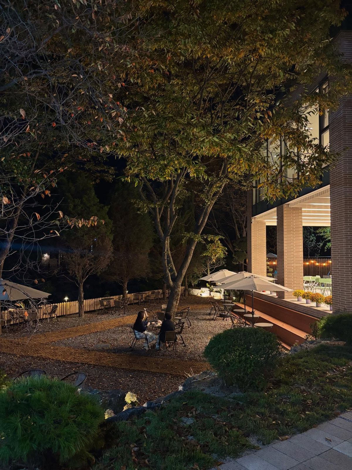 정원 공간이 아름다운 폰테 / 이미지 출처 : 인스타그램 @cafefonte_