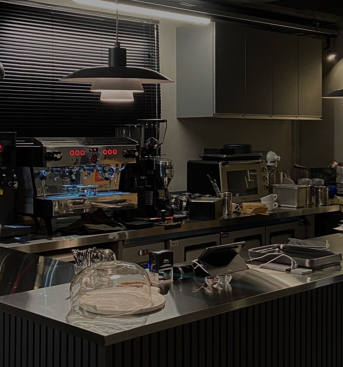 반려견 동반 가능한 피츠로이커피의 내부. / 이미지출처: 네이버지도 업체 제공 이미지