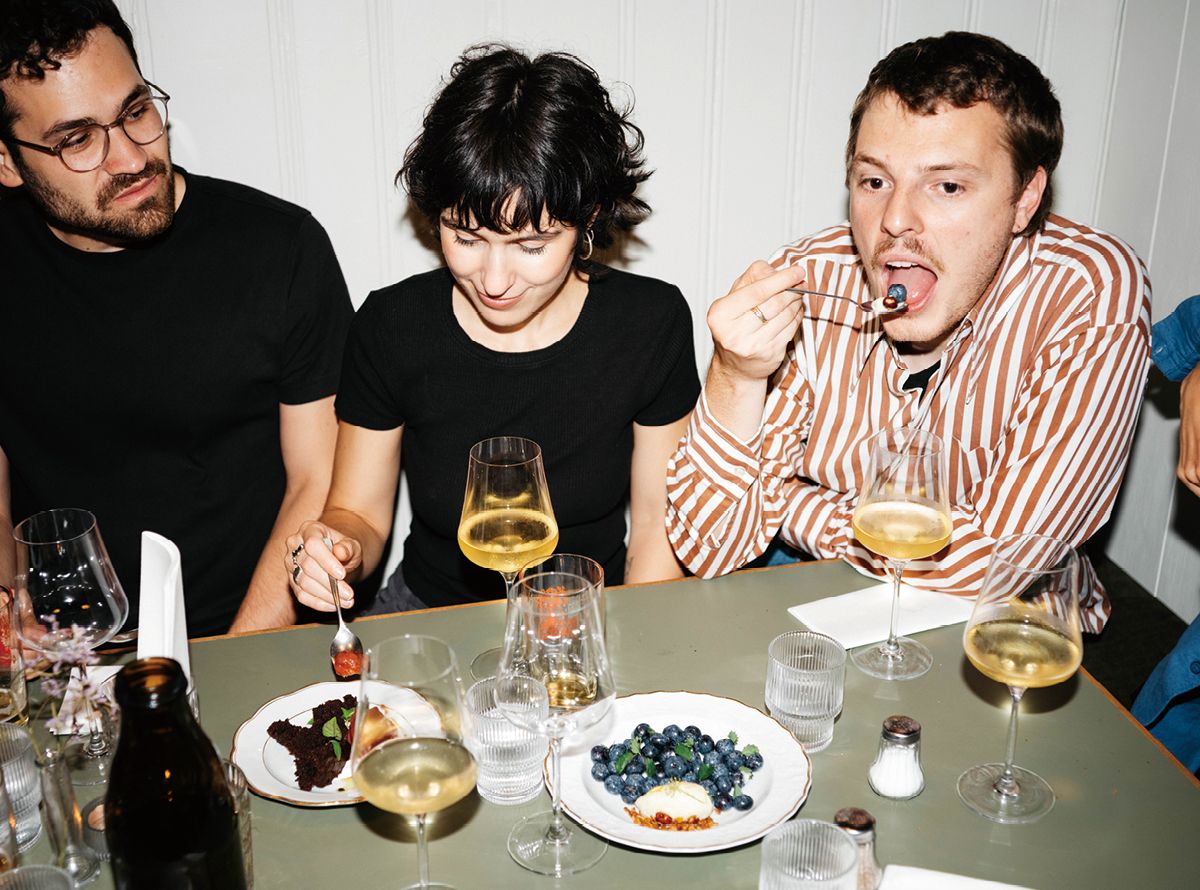 로지 바이즐의 웨이터들은 하나같이 친절하고 멋진 태도를 가지고 있다. 매력적인 손님들이 많은 이유 중 하나일 것이다. © WienTourismus/Gabriel Hyden