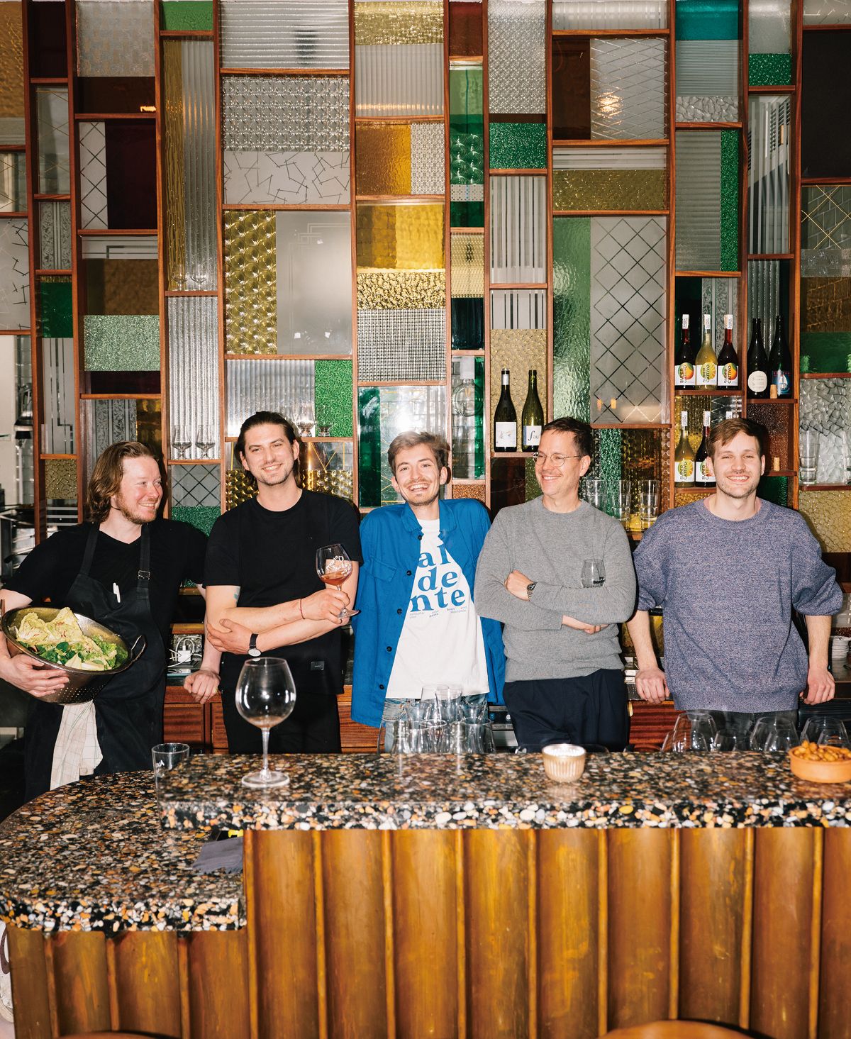 오스트리아 내추럴 와인을 만나보고 싶다면 비엔나의 룬트바로 향할 것. 그리고 가장 키가 큰 남자를 찾아라. © Ingo Pertramer