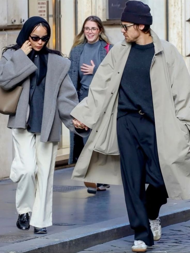 미니멀하고 내추럴한 핏으로 선보이는 시밀러 룩 / 이미지 출처: 핀터레스트