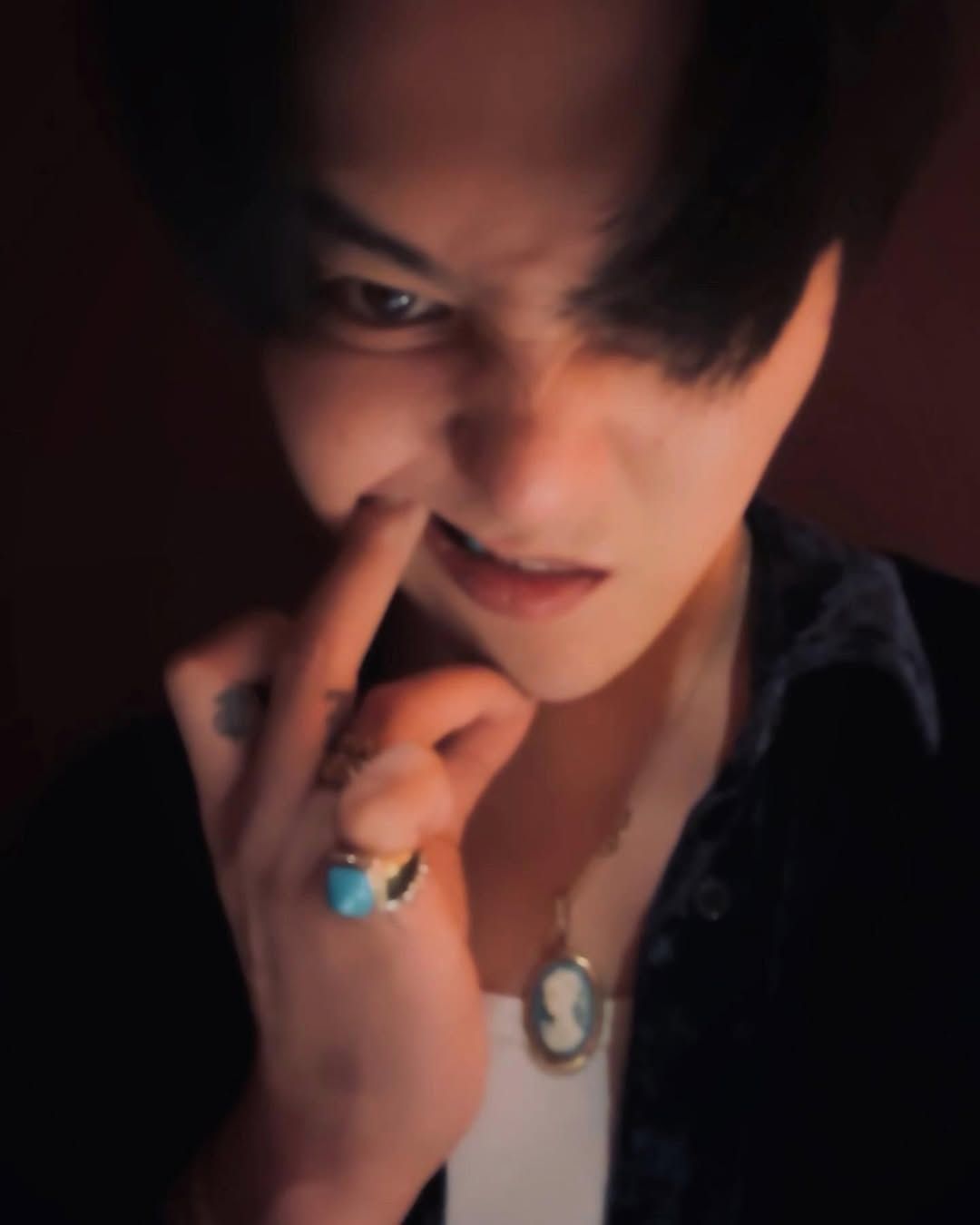 셀카에서도 보이는 프레드 링 / 이미지 출처 : 인스타그램 @xxxibgdrgn