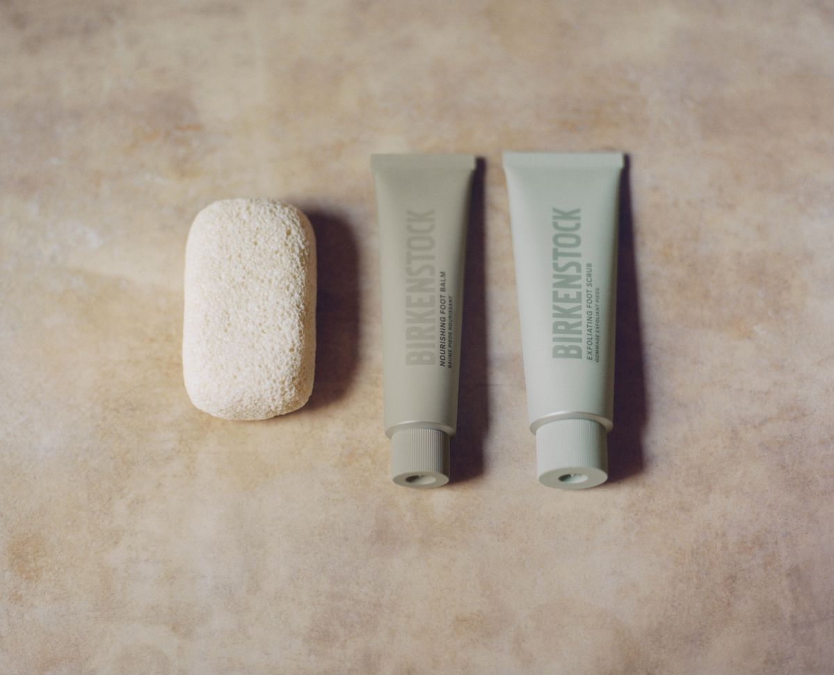 왼쪽부터 스무딩 퍼미스 스톤, 너리싱 풋밤, 풋 스크럽 | 출처: 버켄스탁