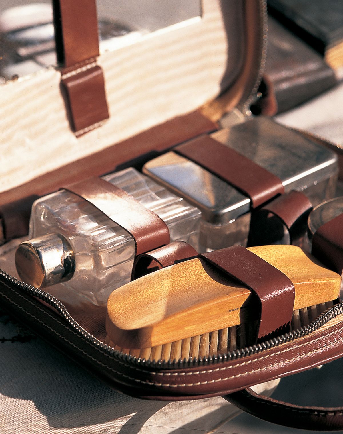 레더 관리를 위한 장비는 필수 / 이미지 출처: 게티 이미지 코리아 