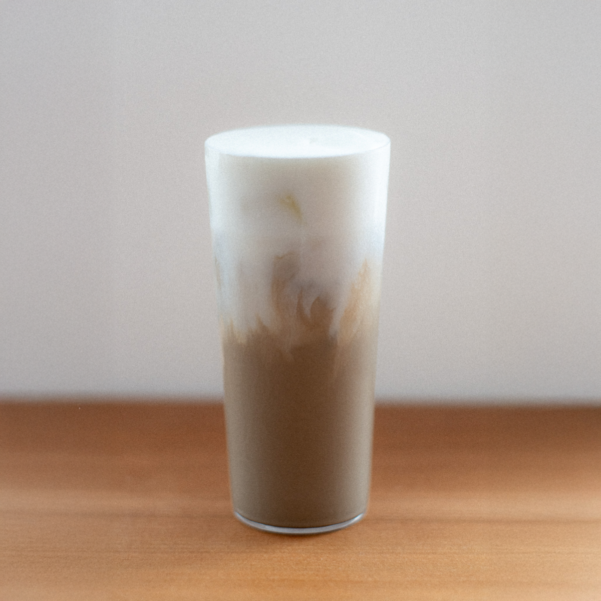 참기름 호지차 크림 라떼는 ‘블렌드’라는 개념을 내세운 이곳의 정체성을 대변하는 음료다. / 출처: 네이버 업체 등록