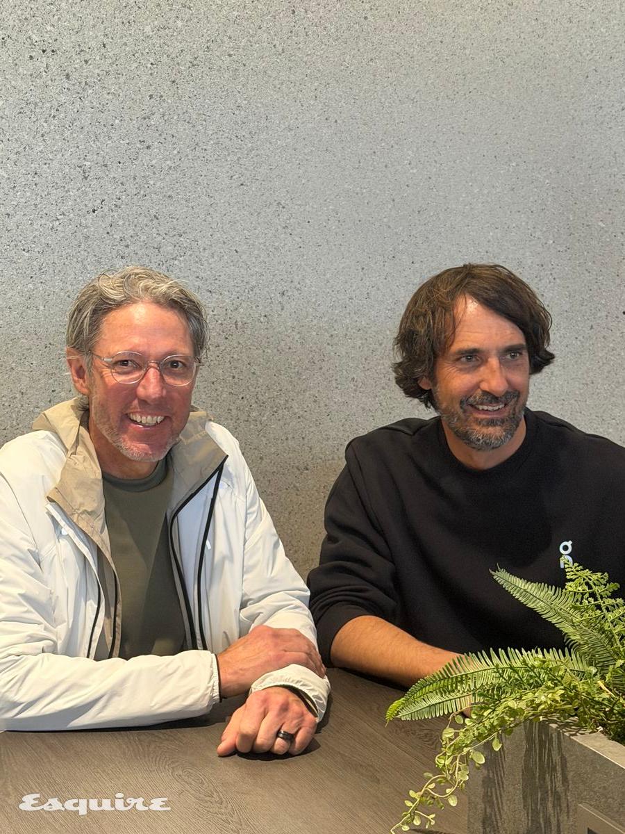 왼쪽이 올리비에, 오른쪽이 캐스퍼다. 둘 다 키가 엄청 크고 유머러스하다. 