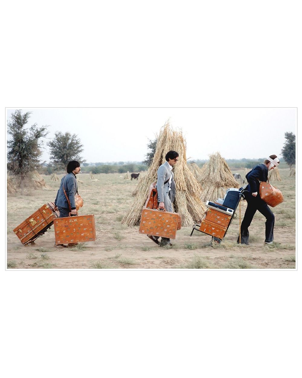 자신만의 컬러 팔레트를 즐기는 웨스 앤더슨 감독 / 이미지 출처: @directorfits