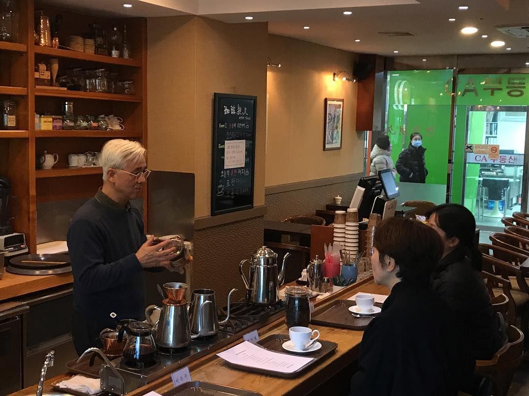1세대 바리스타가 운영하는 핸드드립 전문 카페 커피 친구. / 이미지 출처 : 인스타그램 @coffee_friend_ 
