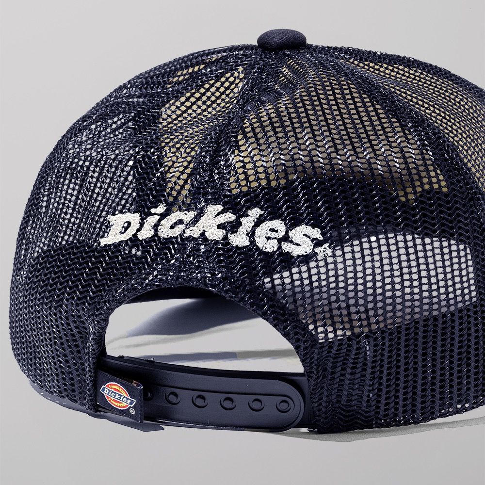클래식한 디키즈 빅로고 트러커 메시 캡 / 이미지 출처: 디키즈