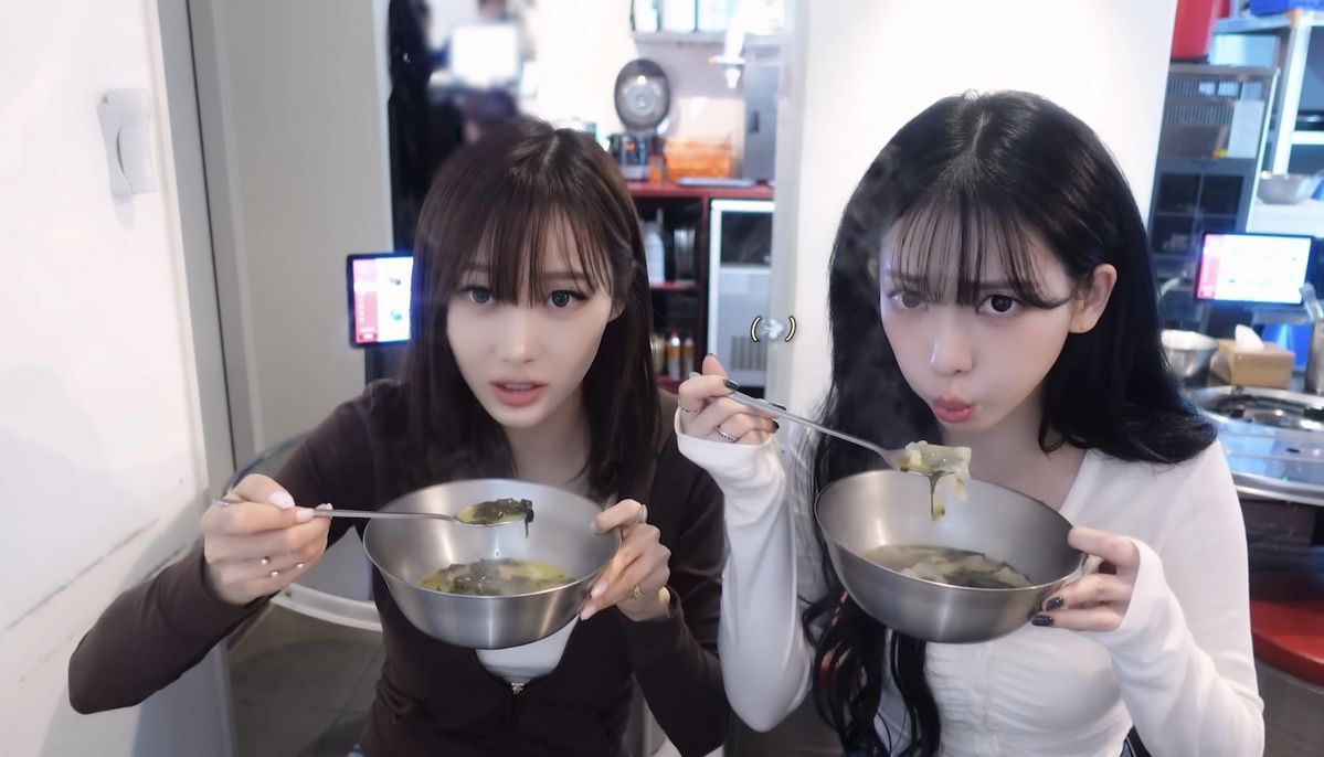 실비옥에서 식사 중인 지젤과 카리나/ 이미지 출처: 에스파 유튜브