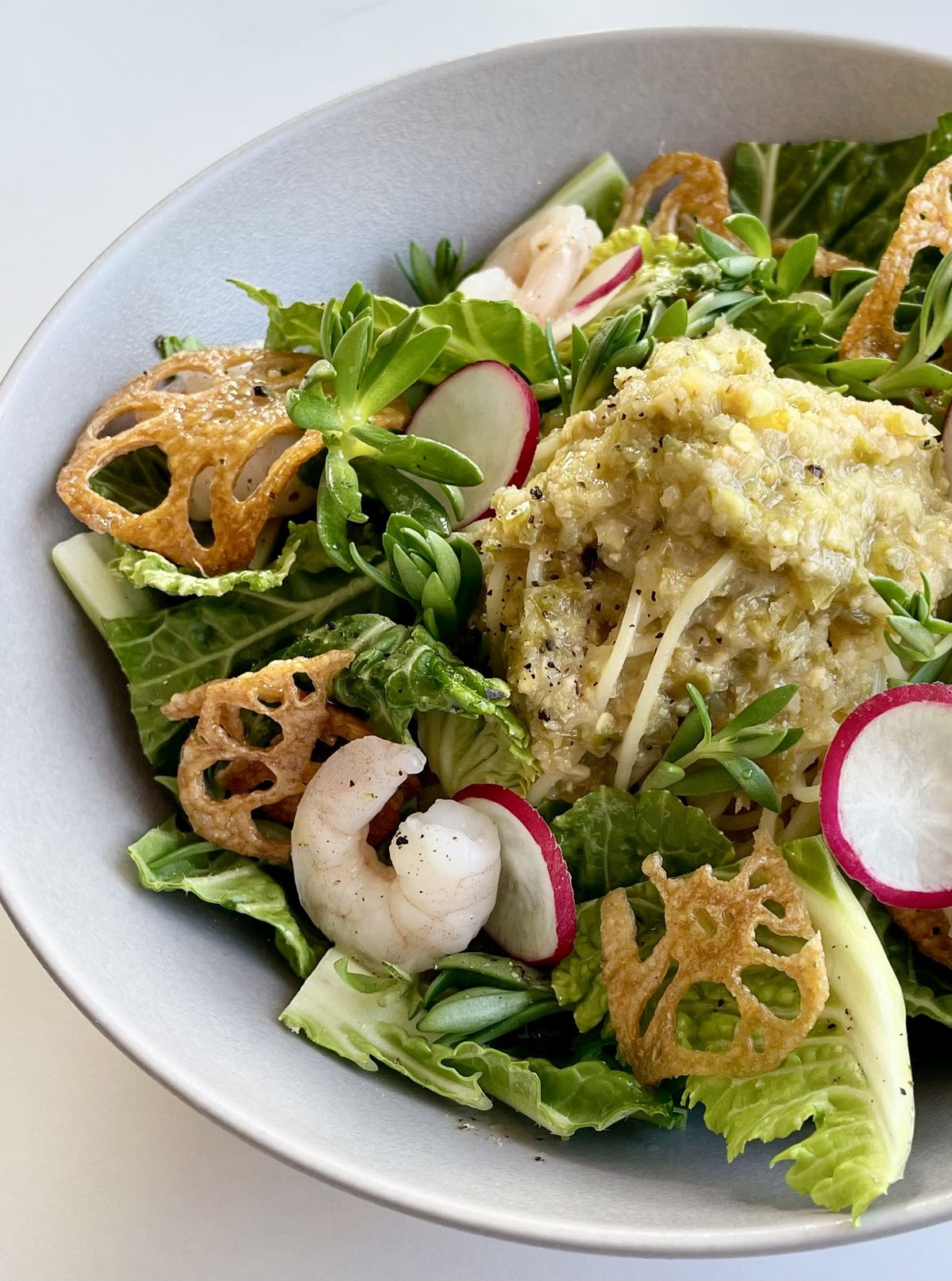 유자된장 소스와 겨자 드레싱, 봄동과 돌나물 등의 봄나물이 들어간 유자 봄나물 파스타. / 이미지출처: 네이버 지도 업체 제공 이미지