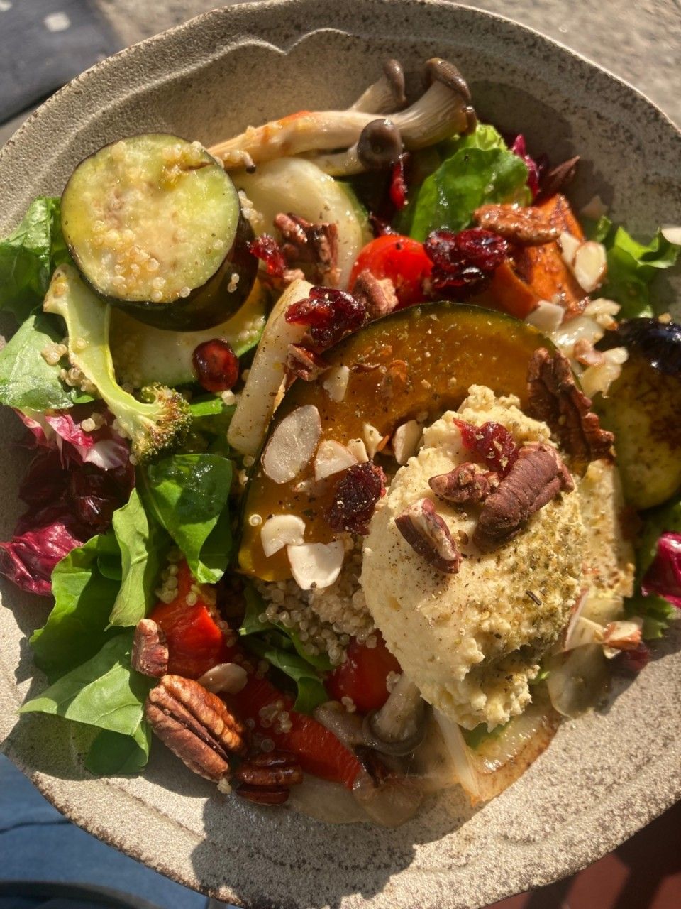 베지스는 제철 채소를 활용해 다양한 비건 메뉴를 선보이는 비건 레스토랑이다. / 이미지출처: 네이버 지도 업체 제공 이미지