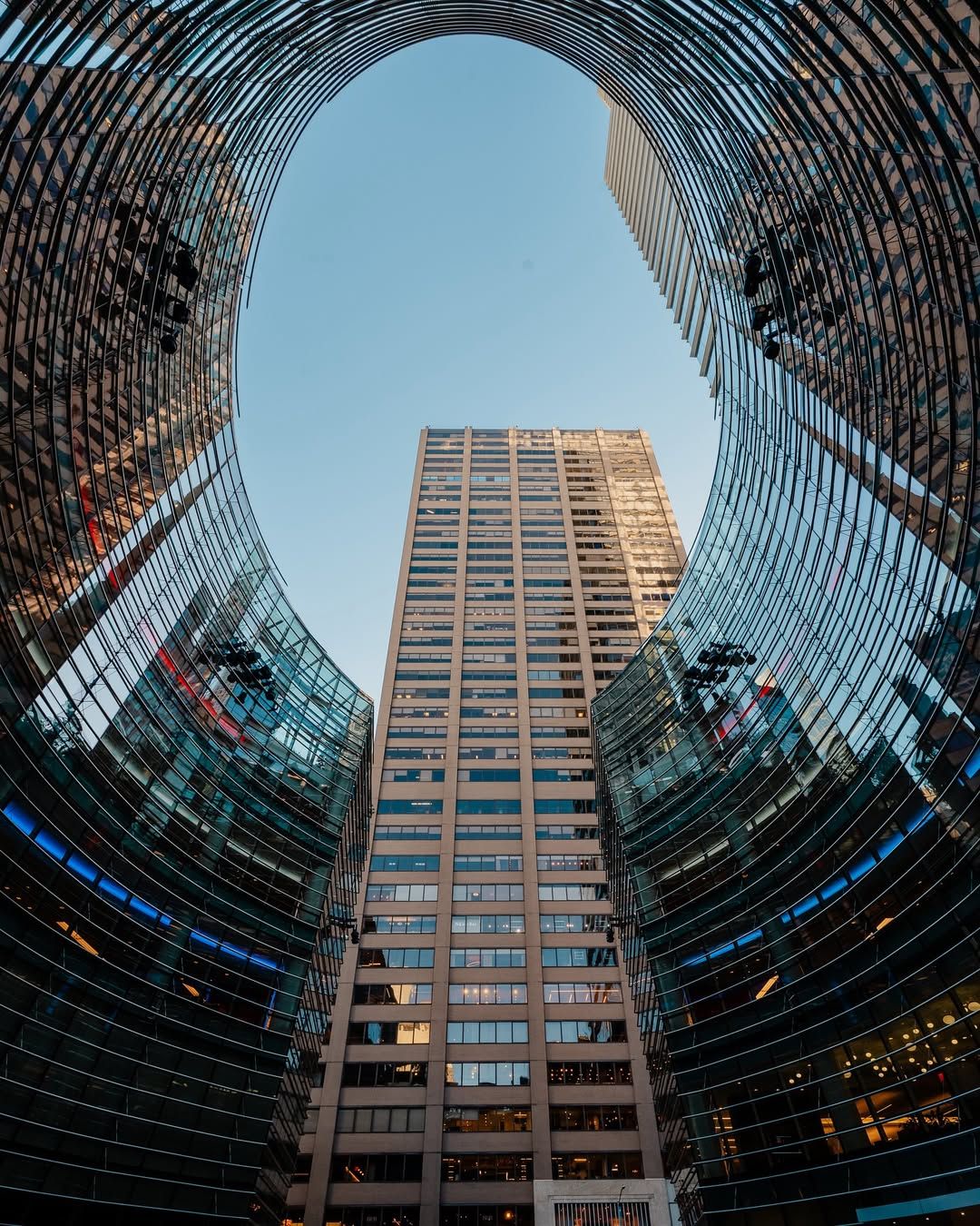 웅장하고 화려한 클래식 뉴욕 스타일의 실내 | 출처: @hutongnyc