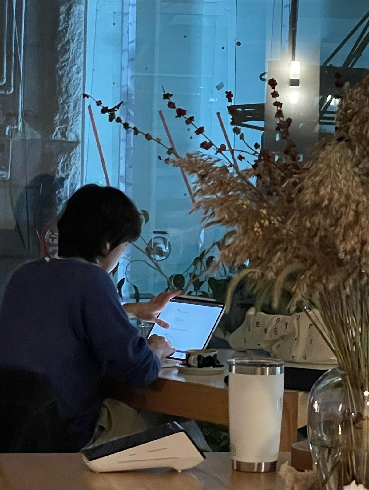 잔잔하고 차분한 느낌이 매력적인 IWLF SEOUL / 이미지 출처: 인스타그램 @iwlt_seoul