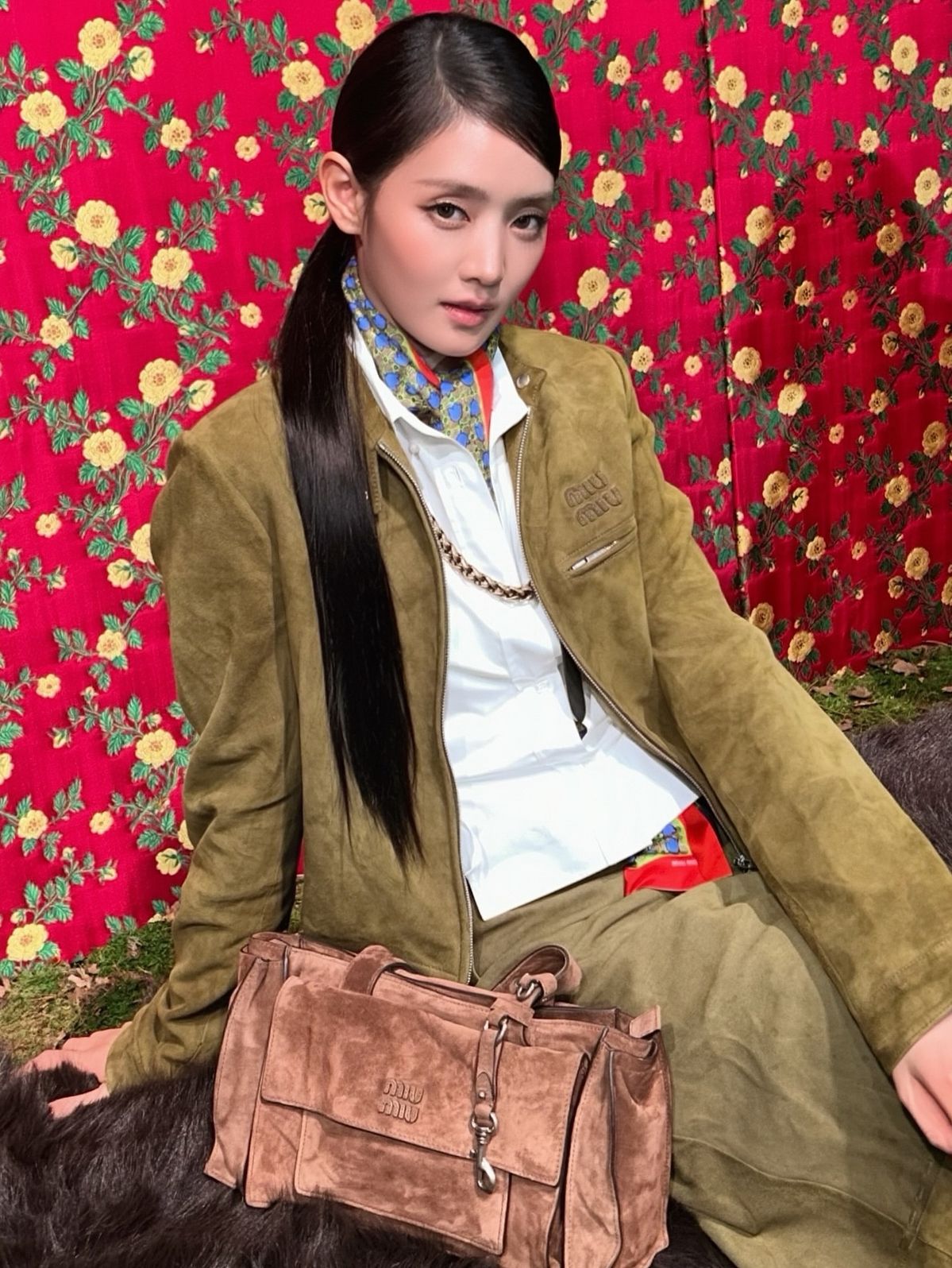 미우미우 쇼에 참석한 아이들 민니 / 이미지 출처: 인스타그램 @min.nicha