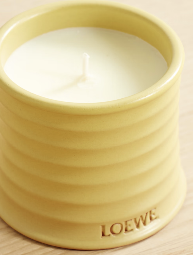 로에베의 플로럴 향 옐로우 테라코타 캔들 / 이미지 출처: 네타 포르테