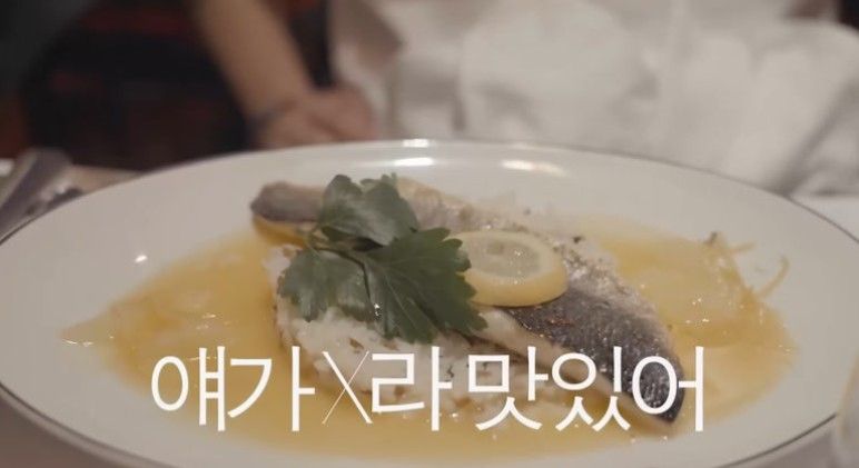 정재형의 유튜브 채널 ‘요정재형’에서 소개된 파리 레스토랑. / 이미지 출처: 유튜브 요정재형