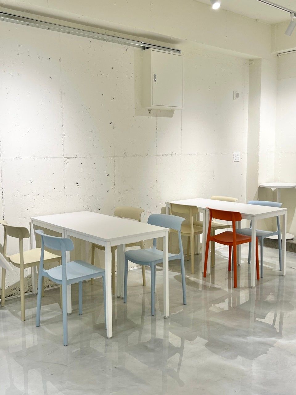 화사한 분위기가 봄과 잘 어울린다. / 출처: 디어다온 네이버지도 업체 등록