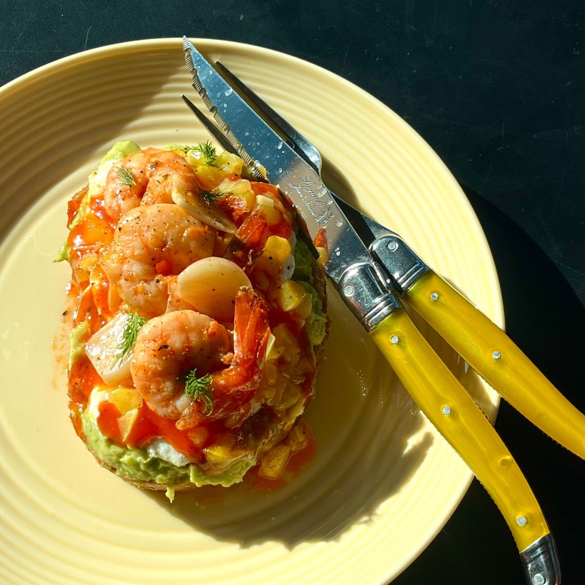 히피플랫에서는 오픈 샌드위치 등 브런치 메뉴도 함께 즐길 수 있다. / 이미지출처: 네이버지도 업체 제공 이미지