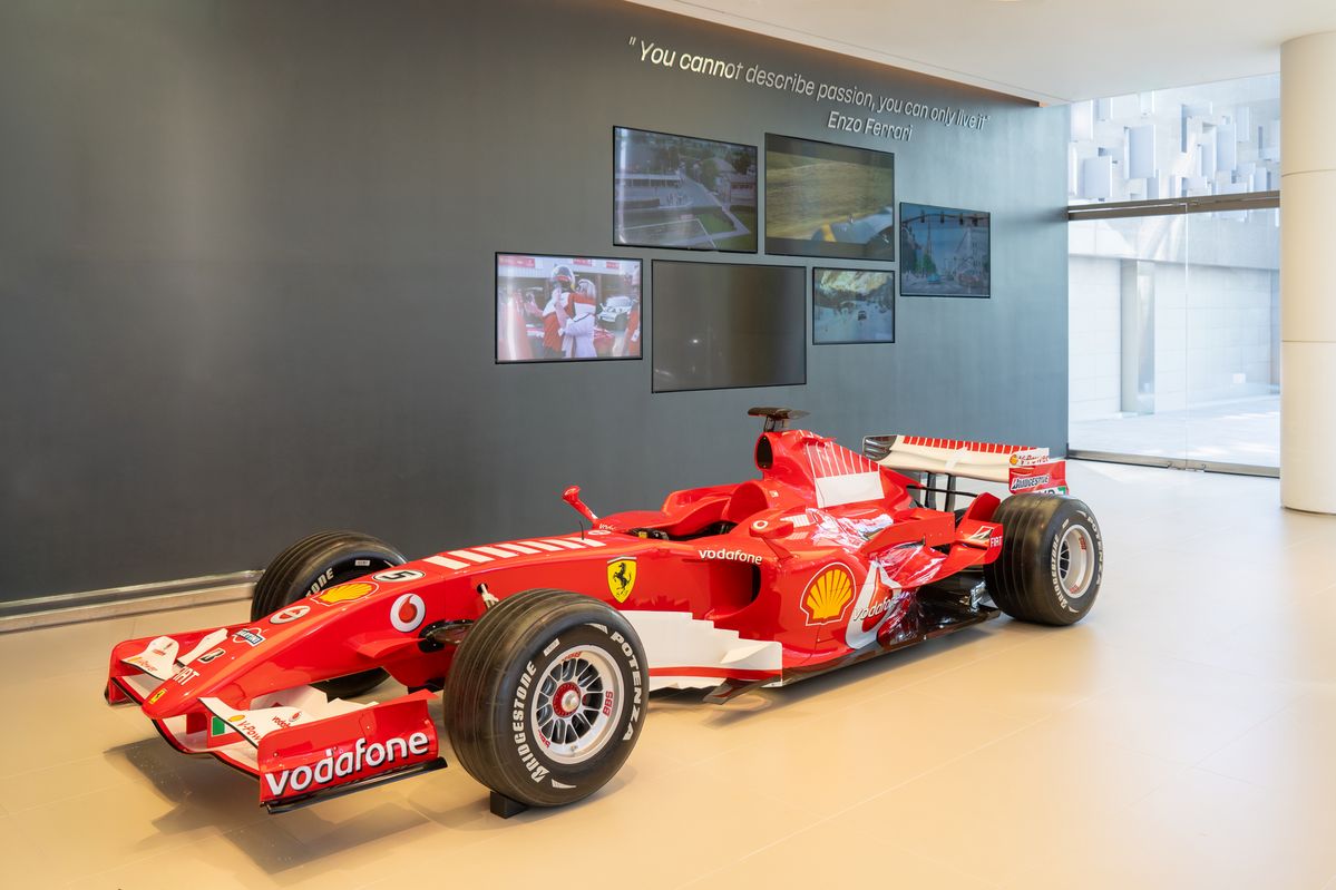 2006년 7번이나 우승컵을 들어올린 248 모델. 슈마허가 몰았다. 