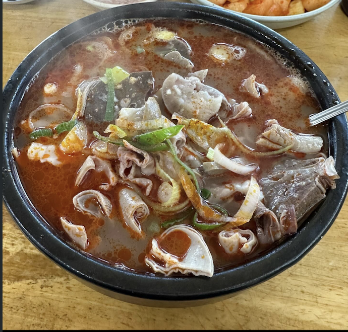 9,000원으로 즐길 수 있는 신선하고 깔끔한 순대국 / 이미지 출처: @j_pyun