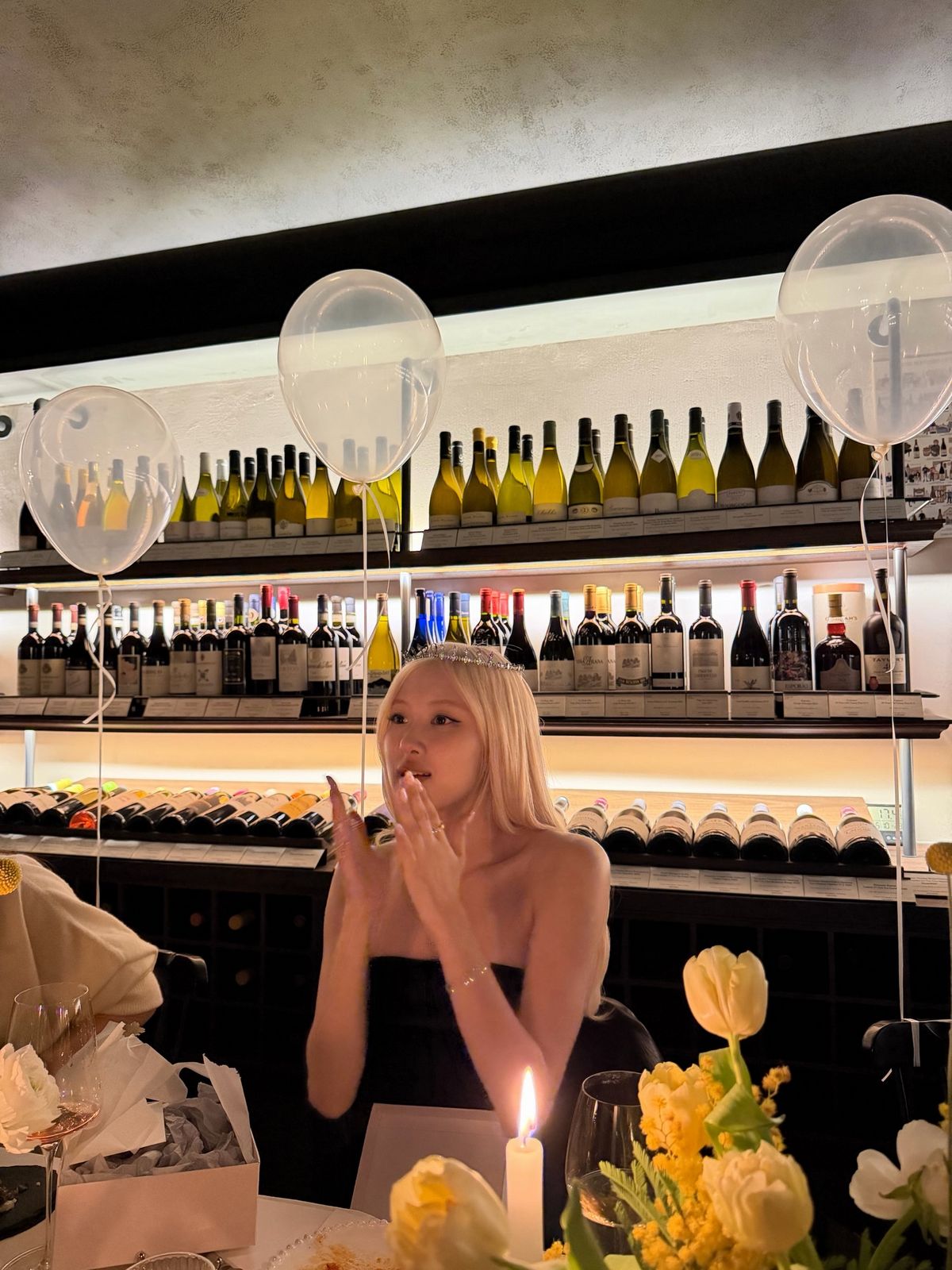 로제의 스물아홉 번째 생일 파티. 이미지 출처 : 인스타그램 @roses_are_rosie