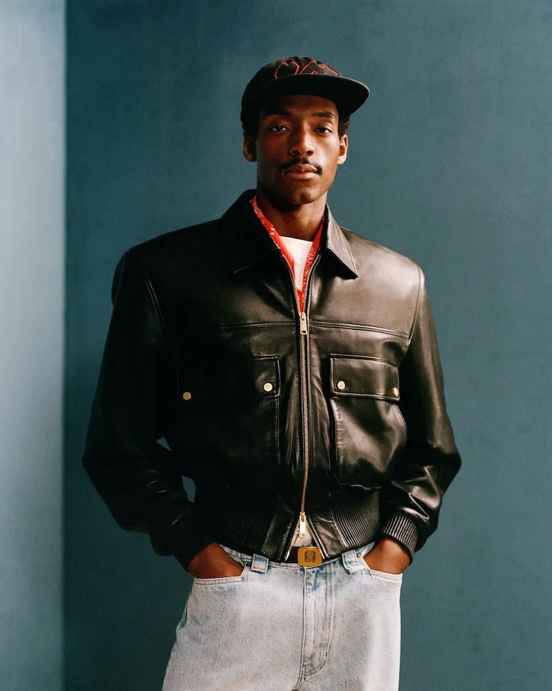 윌리 차바리아의 볼드하며 낭만적인 실루엣을 잃지 않은 콜라보레이션 제품들 | 출처: ZARA