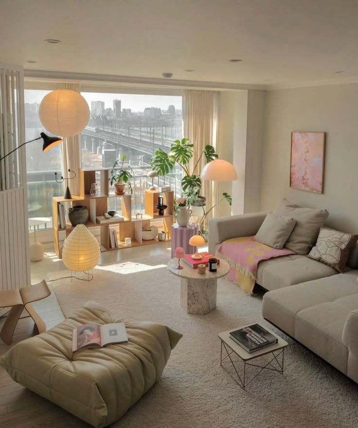 자연광과 식물이 더해진 공간은 계절의 흐름을 가장 자연스럽게 담아낸다. / 이미지 출처: 언스플래쉬