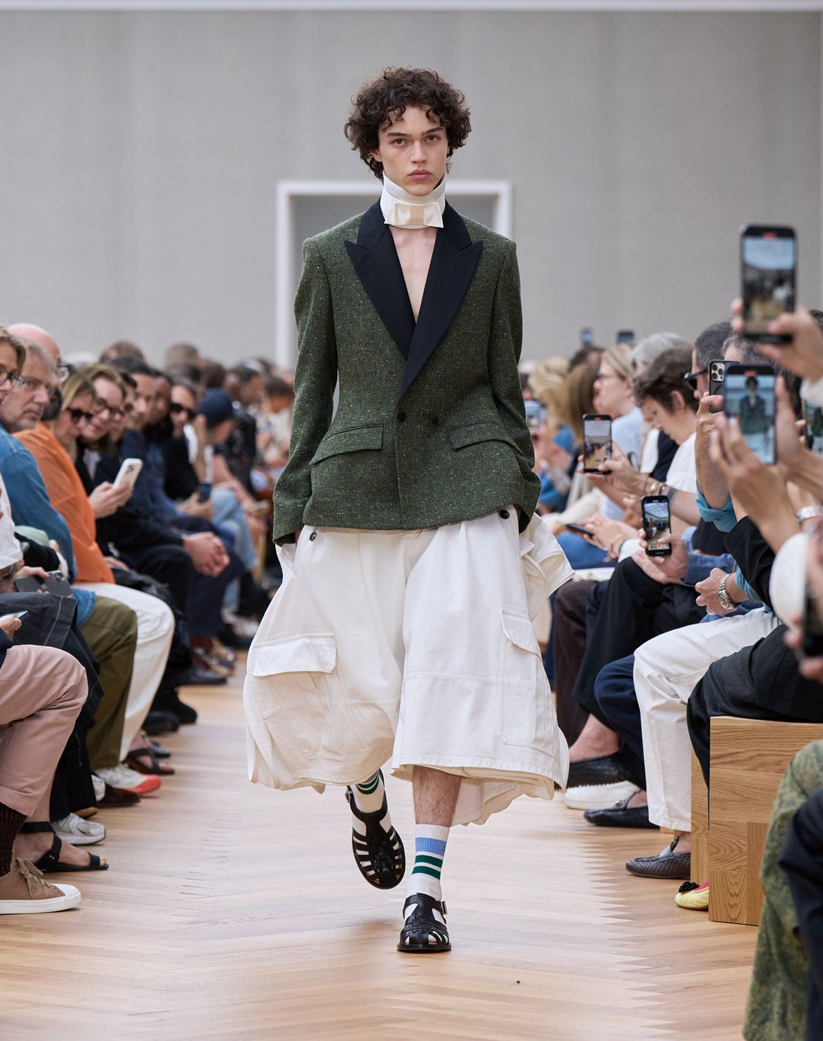 조나단 앤더슨의 디올 첫 남성복 컬렉션.