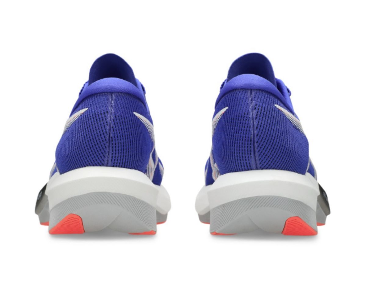 탄력 넘치는 반발력이 특징인 아식스 매직 스피드 5 / 이미지 출처: asics.co.kr