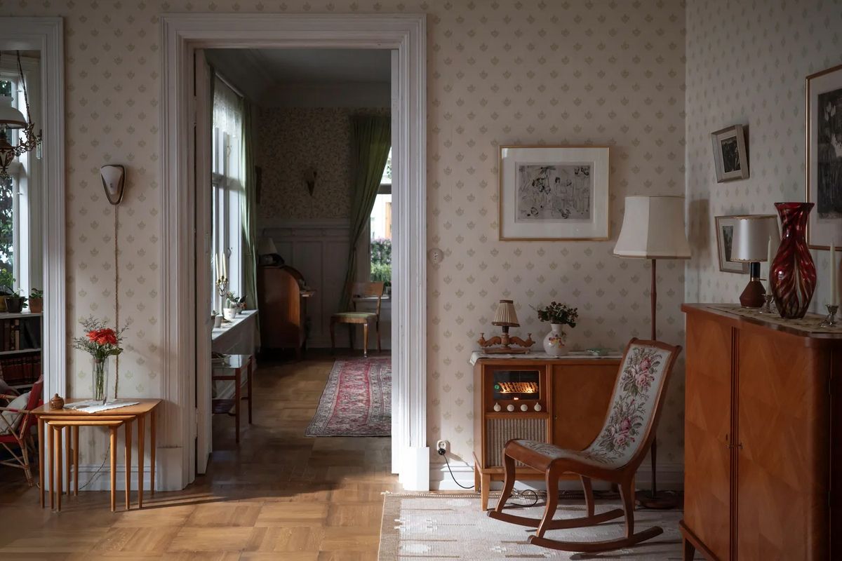 특유의 따스한 무드 세트 디자인을 느낄 수 있다. / 이미지 출처: Nordisk Film Norge