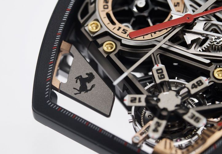 페라리 499P의 리어 윙을 형상화한 로고 플레이트 디테일 / 이미지 출처 : 리차드 밀 