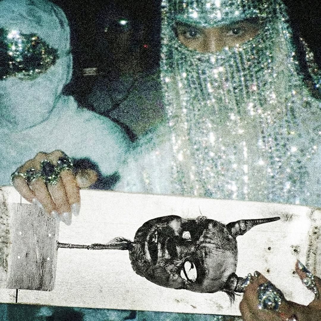 실험적인 접근으로 브랜드를 전개하는 EDGLRD / 이미지 출처: 인스타그램 @edglrd