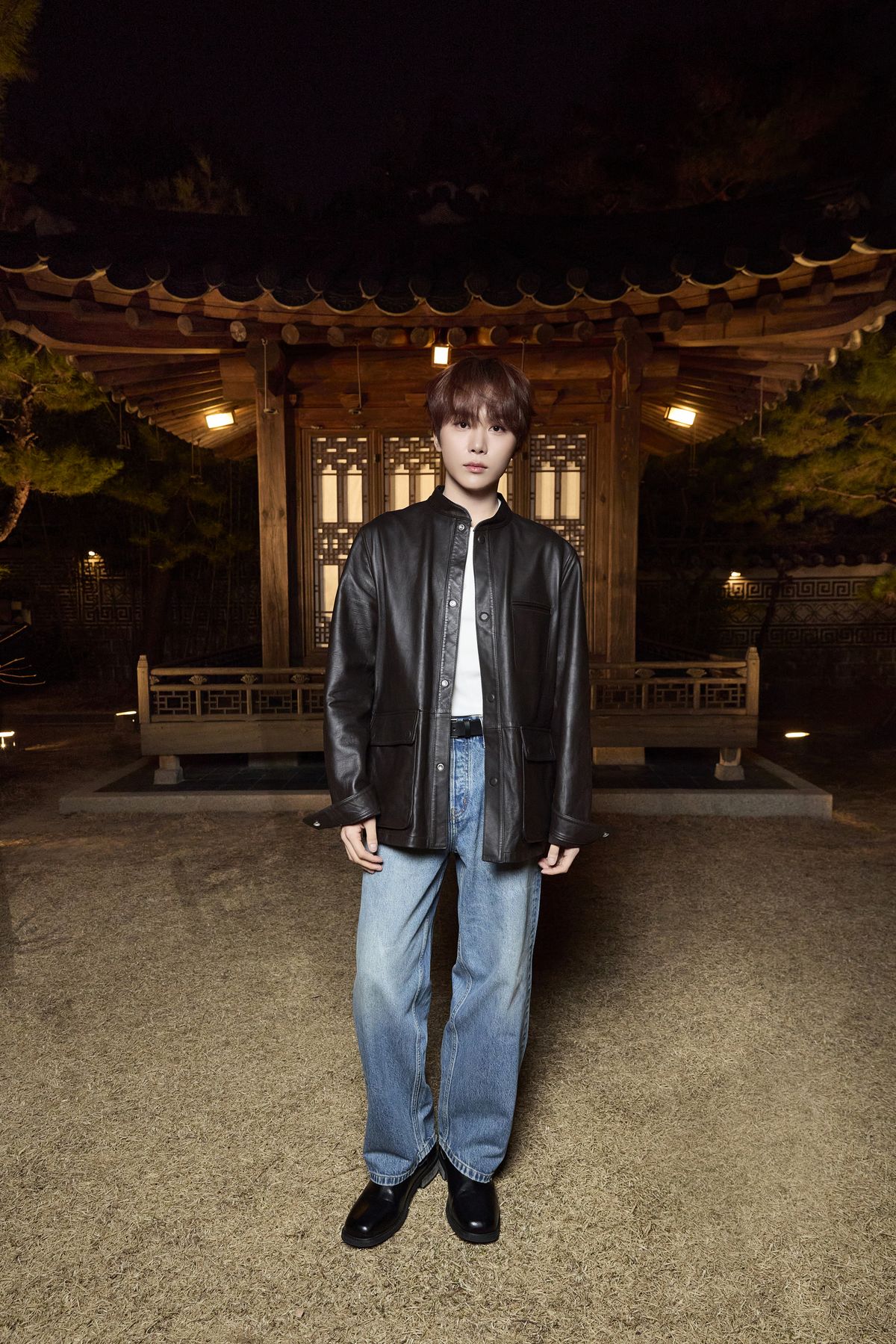 한국가구박물관에서 열린 디너에 참석한 세븐틴 승관 | 출처: COS