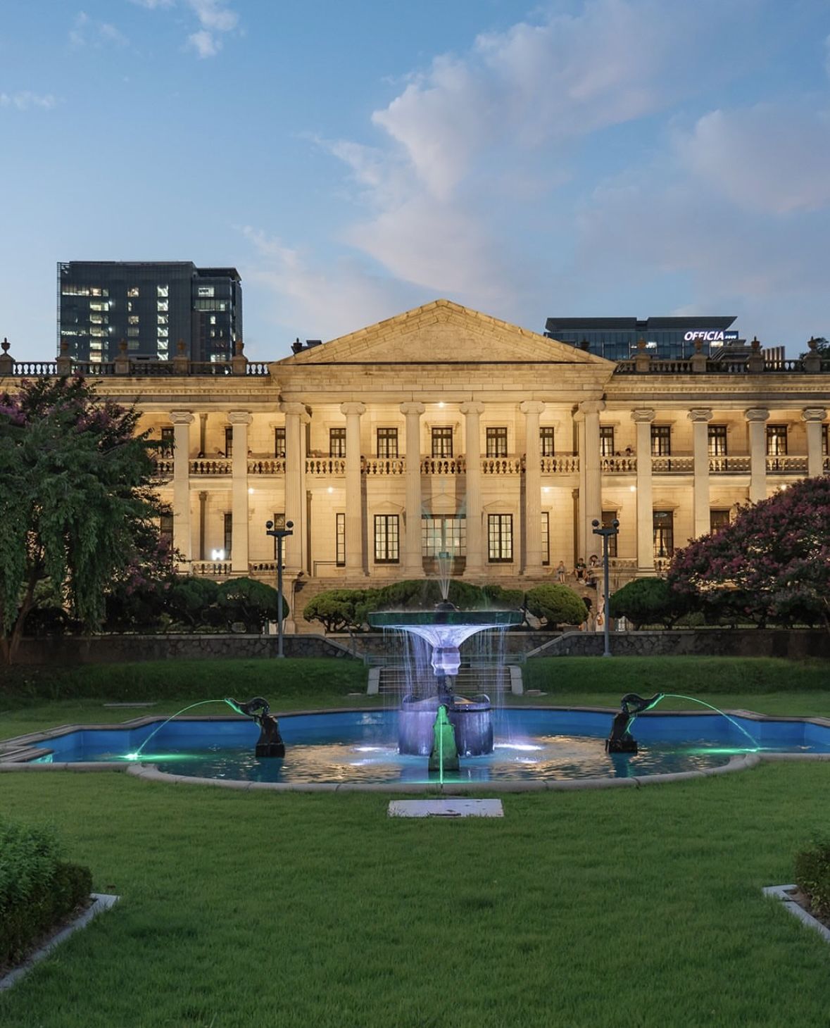 석조전은 고종이 침전 겸 편전으로 사용하기 위해 지은 서양식 석조건물이다. / 출처: 국가유산진흥원 공식 인스타그램(@k.heritage.agency)