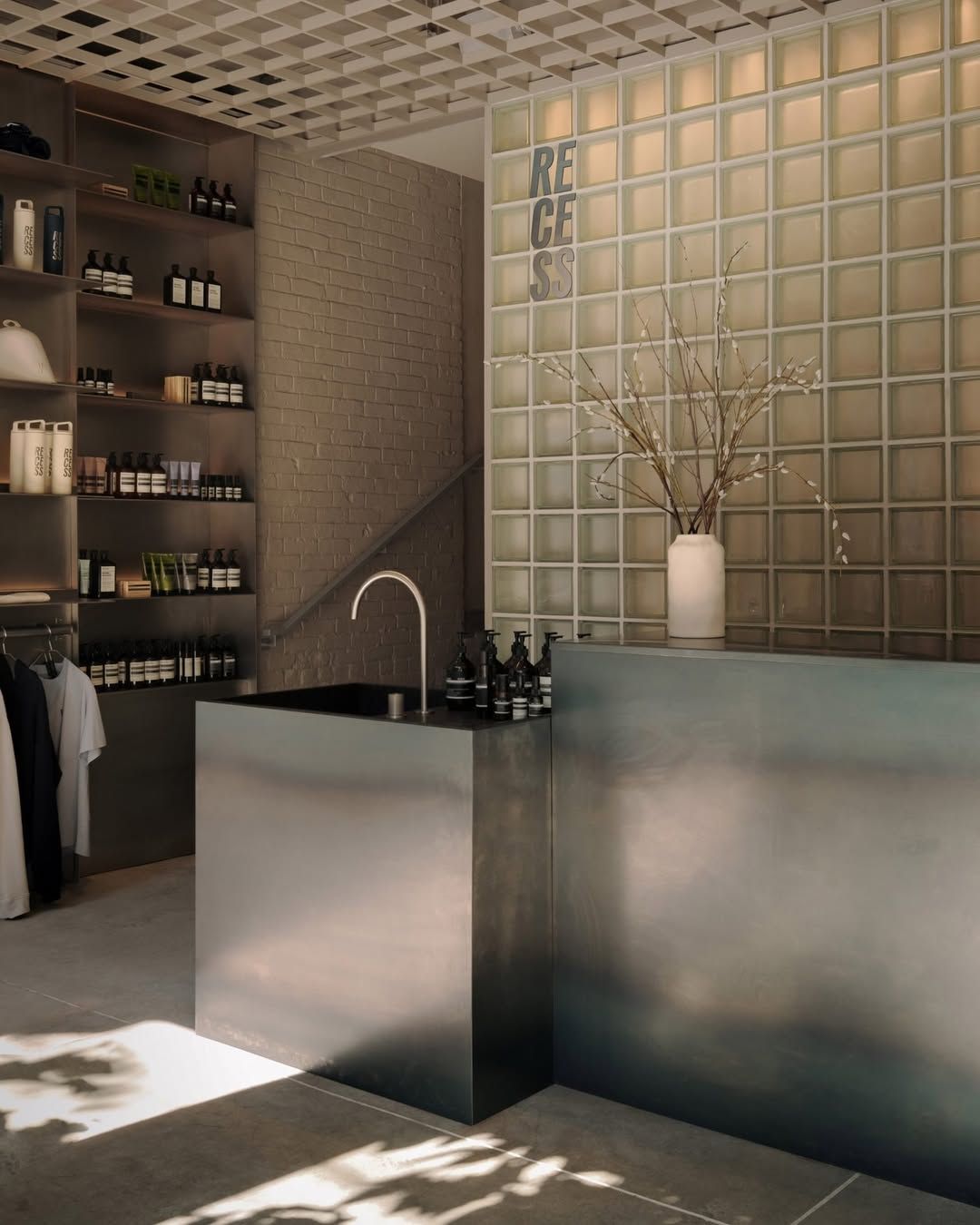 브랜드가 선사하는 웰니스 서비스 / 이미지 출처: 인스타그램 @recessthermalstation