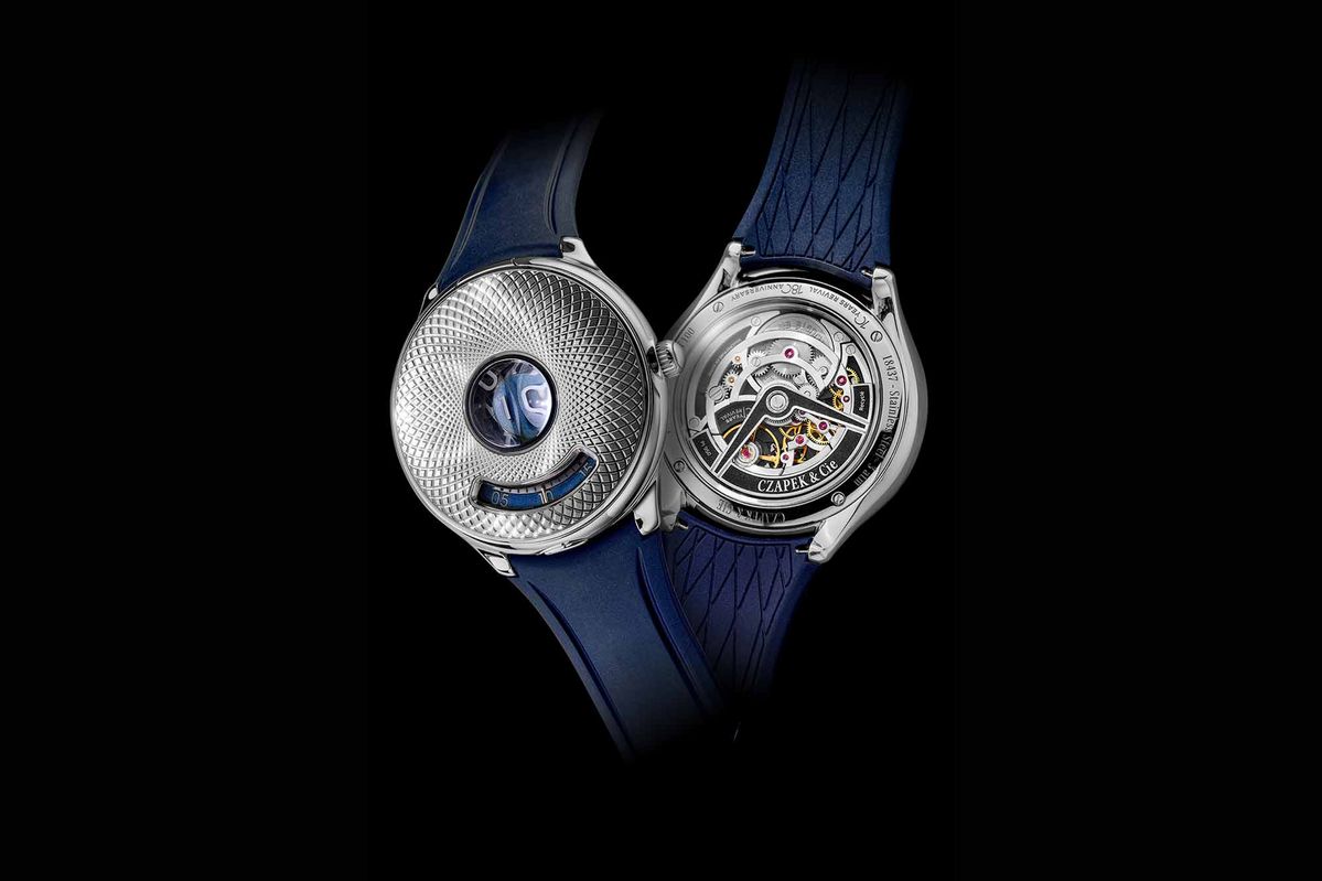 시스루 케이스백을 통해 감상할 수 있는 칼리버 10.01의 디테일 / 이미지 출처: 차펙 앤 씨