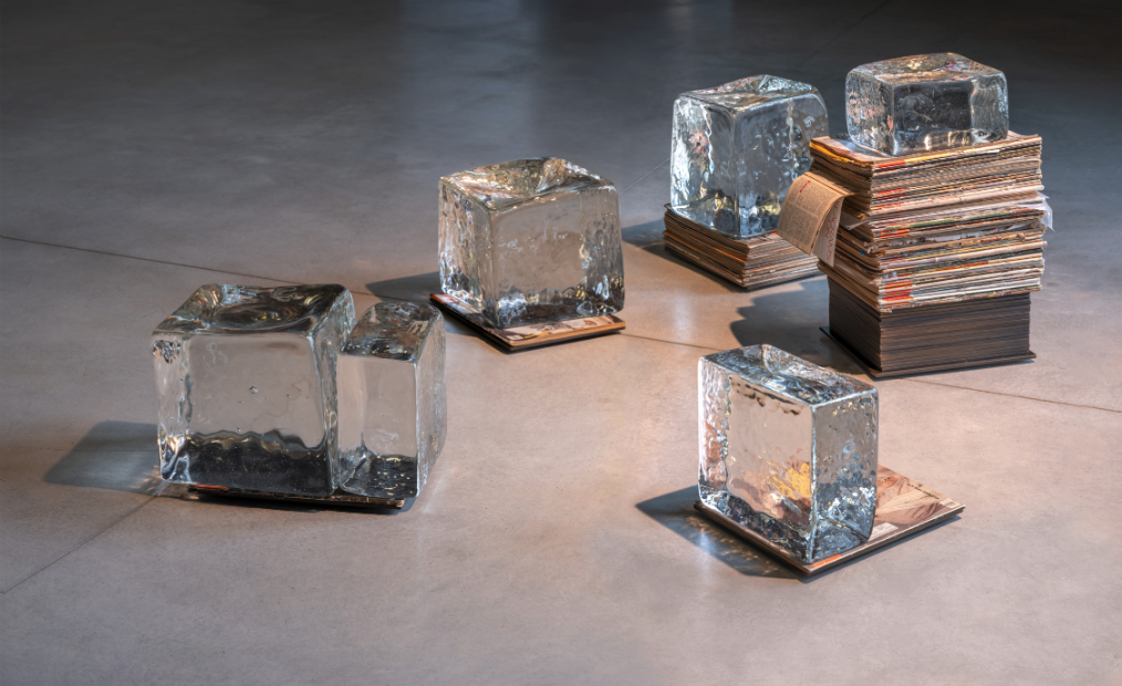 전시 중인 로나 심슨의 작품 / 이미지 출처: 보테가 베네타.